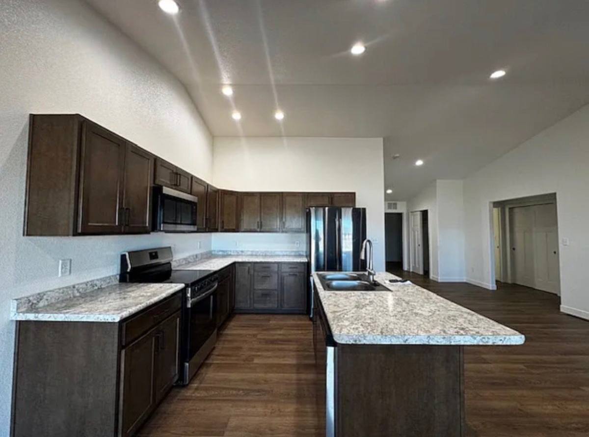 Apartment for rent at 719 S Bellflower Dr, Pueblo, CO 81007