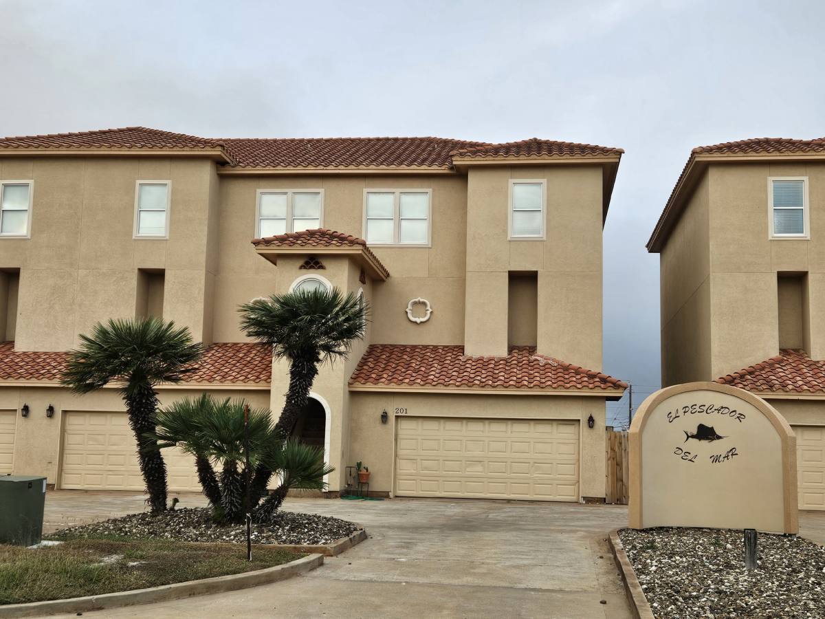 Townhouse for rent at 14334 Cruiser St #202, Corpus Christi, TX 78418
