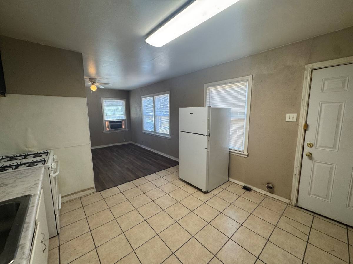 Townhouse for rent at 2118 33rd St #B, Lubbock, TX 79411