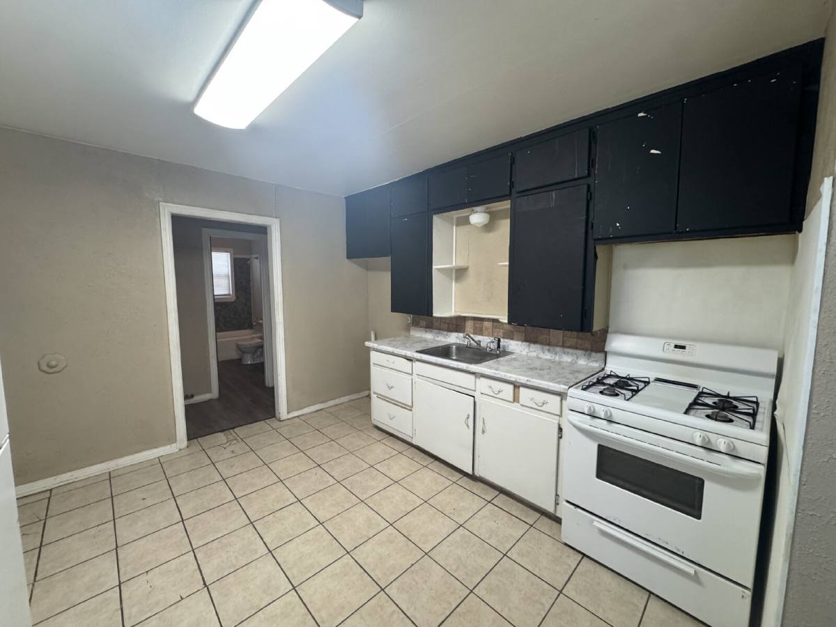 Townhouse for rent at 2118 33rd St #B, Lubbock, TX 79411