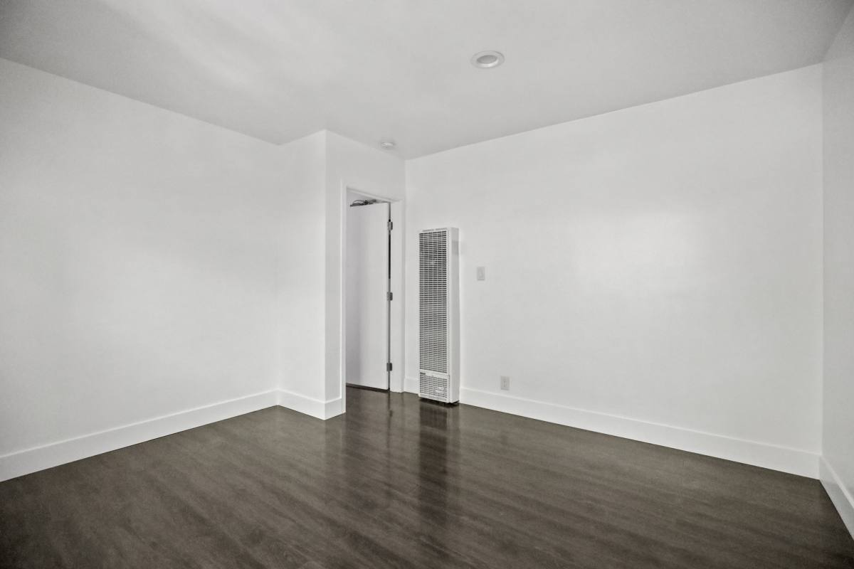Apartment for rent at 1321 W 36th Place #10, Los Angeles, CA 90007
