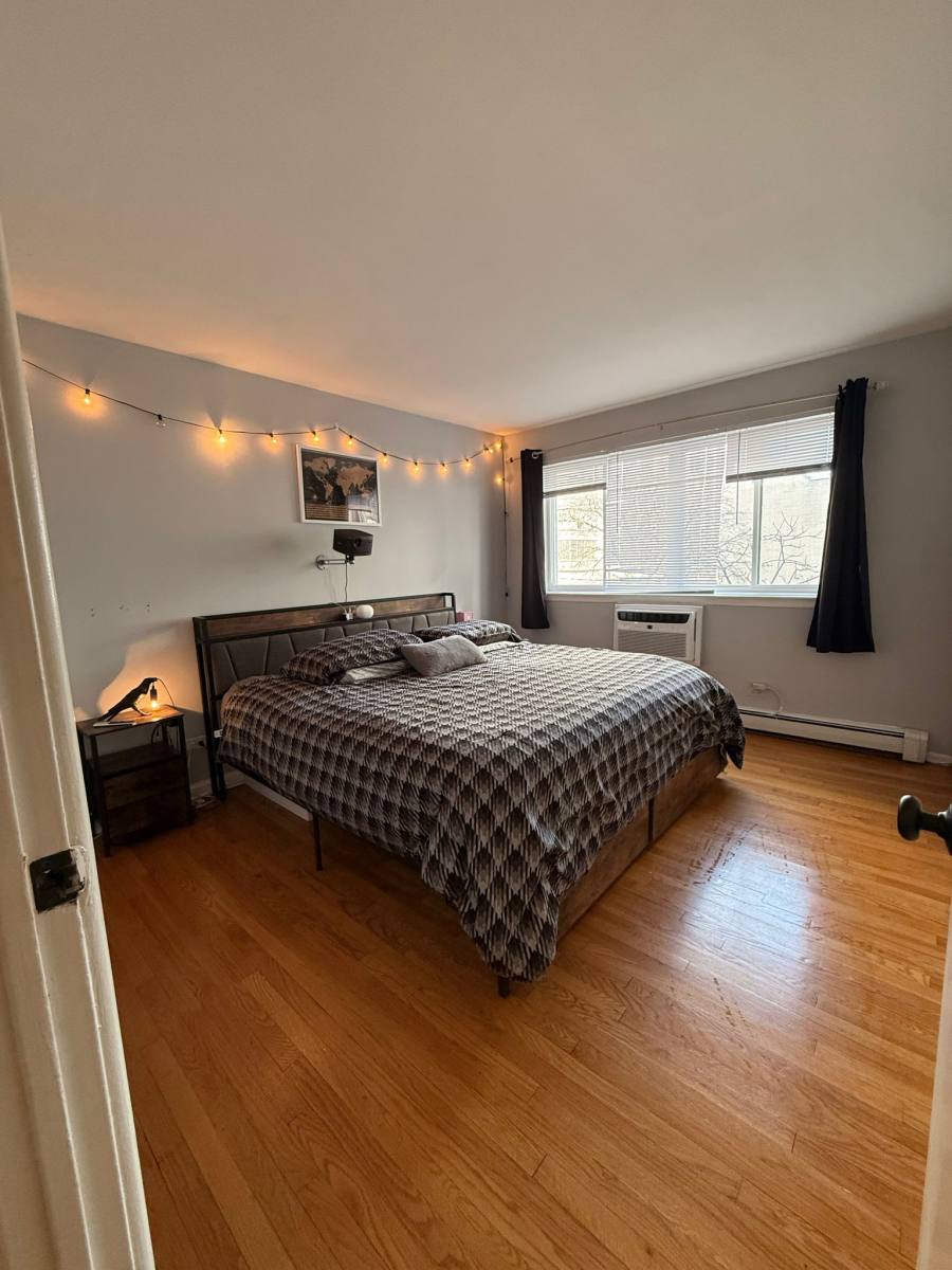 Apartment for rent at 5746 N Sheridan Rd #302, Chicago, IL 60660