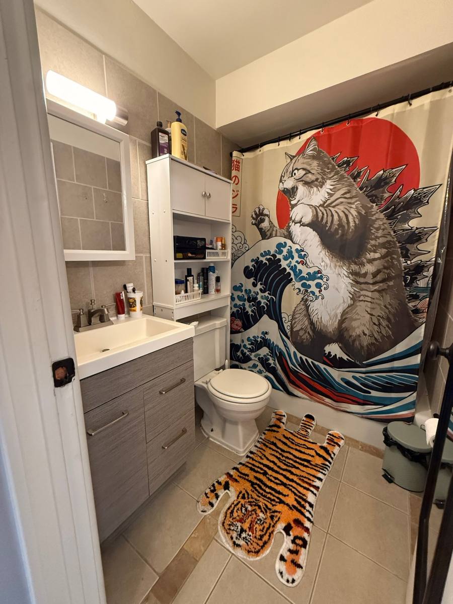Apartment for rent at 5746 N Sheridan Rd #302, Chicago, IL 60660