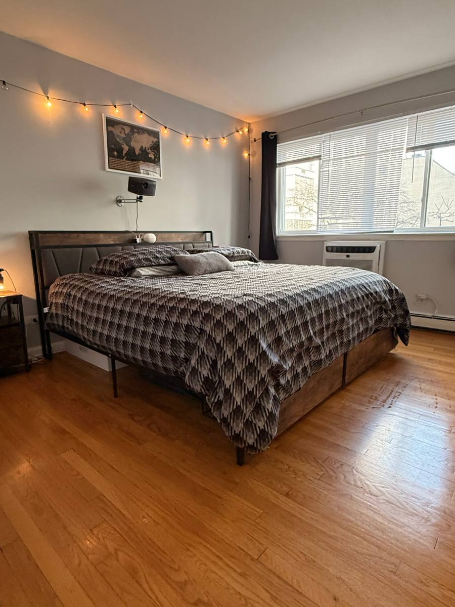 Apartment for rent at 5746 N Sheridan Rd #302, Chicago, IL 60660