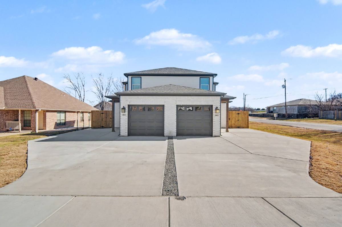 Townhouse for rent at 3163 Karen St, Fort Worth, TX 76116