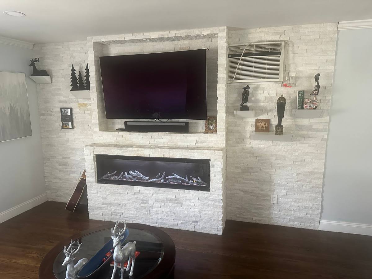 House for rent at 572 Benjamin Rd, North Babylon, NY 11703
