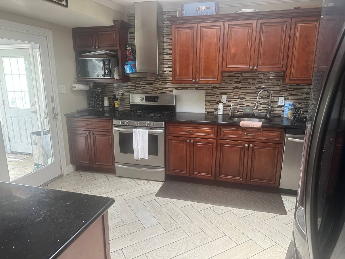 House for rent at 572 Benjamin Rd, North Babylon, NY 11703