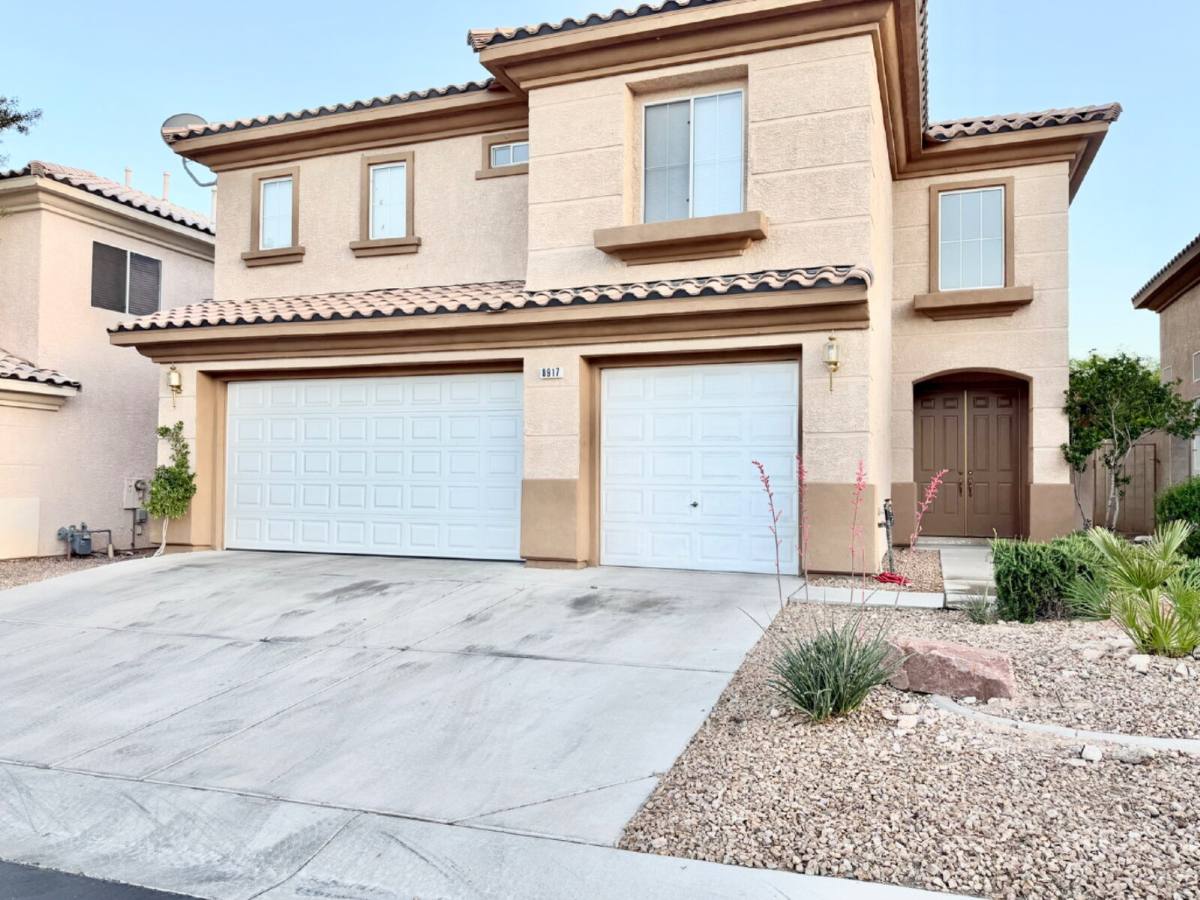 Apartment for rent at 8917 Waltzing Waters Court, Las Vegas, NV 89147