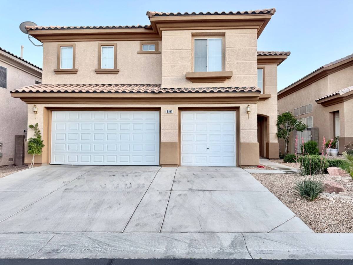 Apartment for rent at 8917 Waltzing Waters Court, Las Vegas, NV 89147