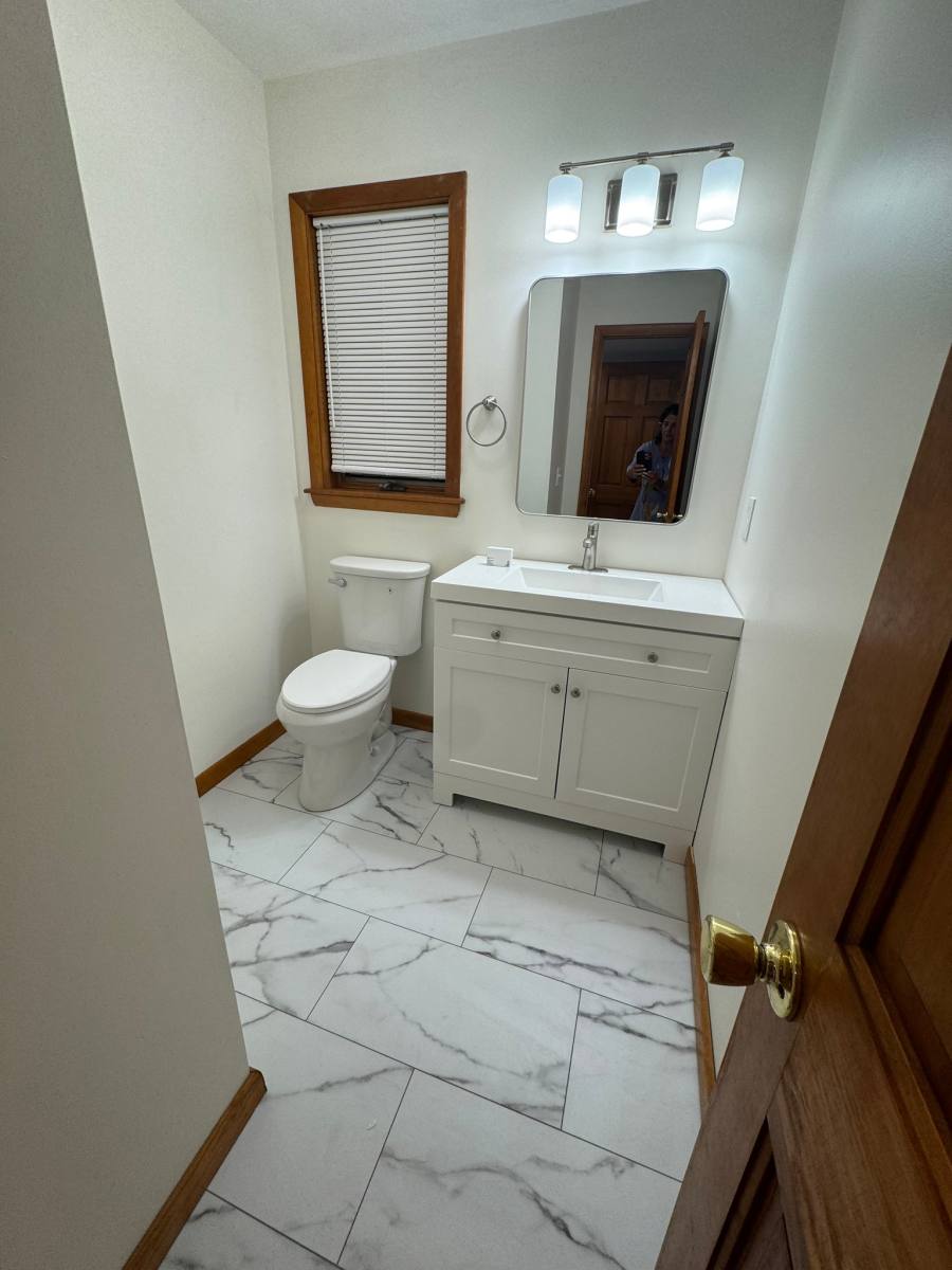 Townhouse for rent at 42 Parkington Circle, East Syracuse, NY 13057