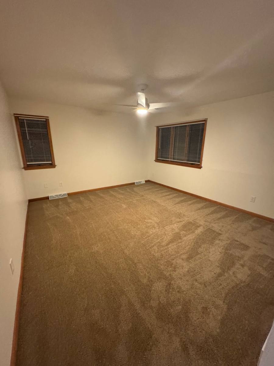 Townhouse for rent at 42 Parkington Circle, East Syracuse, NY 13057