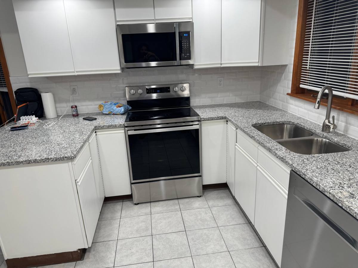 Townhouse for rent at 42 Parkington Circle, East Syracuse, NY 13057