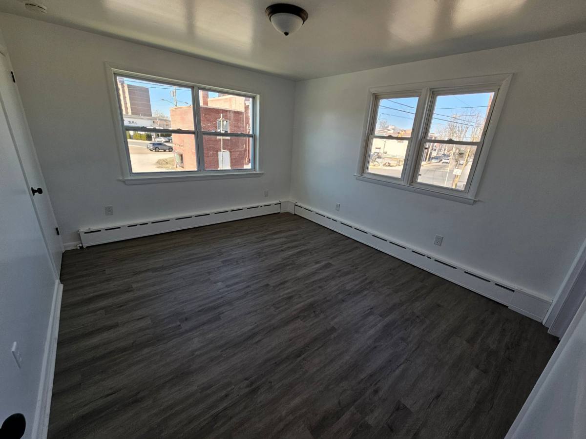 Apartment for rent at 15-17 E Main St #15B, Penns Grove, NJ 08069