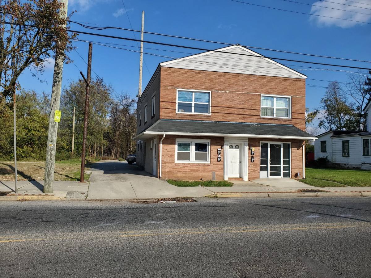 Apartment for rent at 15-17 E Main St #15B, Penns Grove, NJ 08069