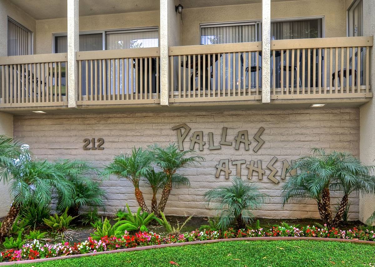 Apartment for rent at 212 Euclid Ave, Long Beach, CA 90803