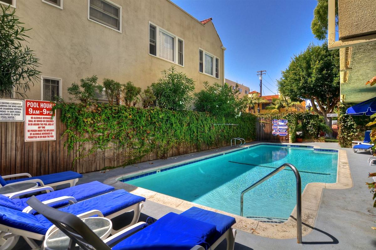 Apartment for rent at 212 Euclid Ave, Long Beach, CA 90803