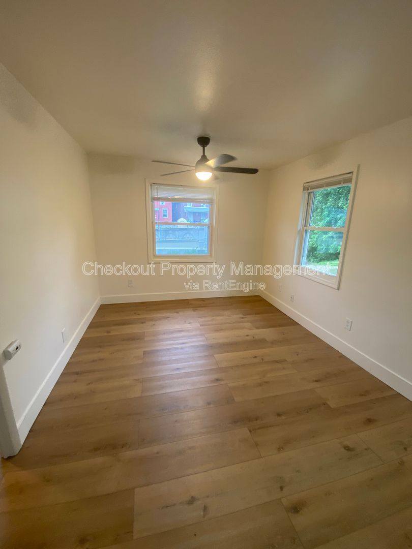 Apartment for rent at 120 Bellerive Blvd, Saint Louis, MO 63111
