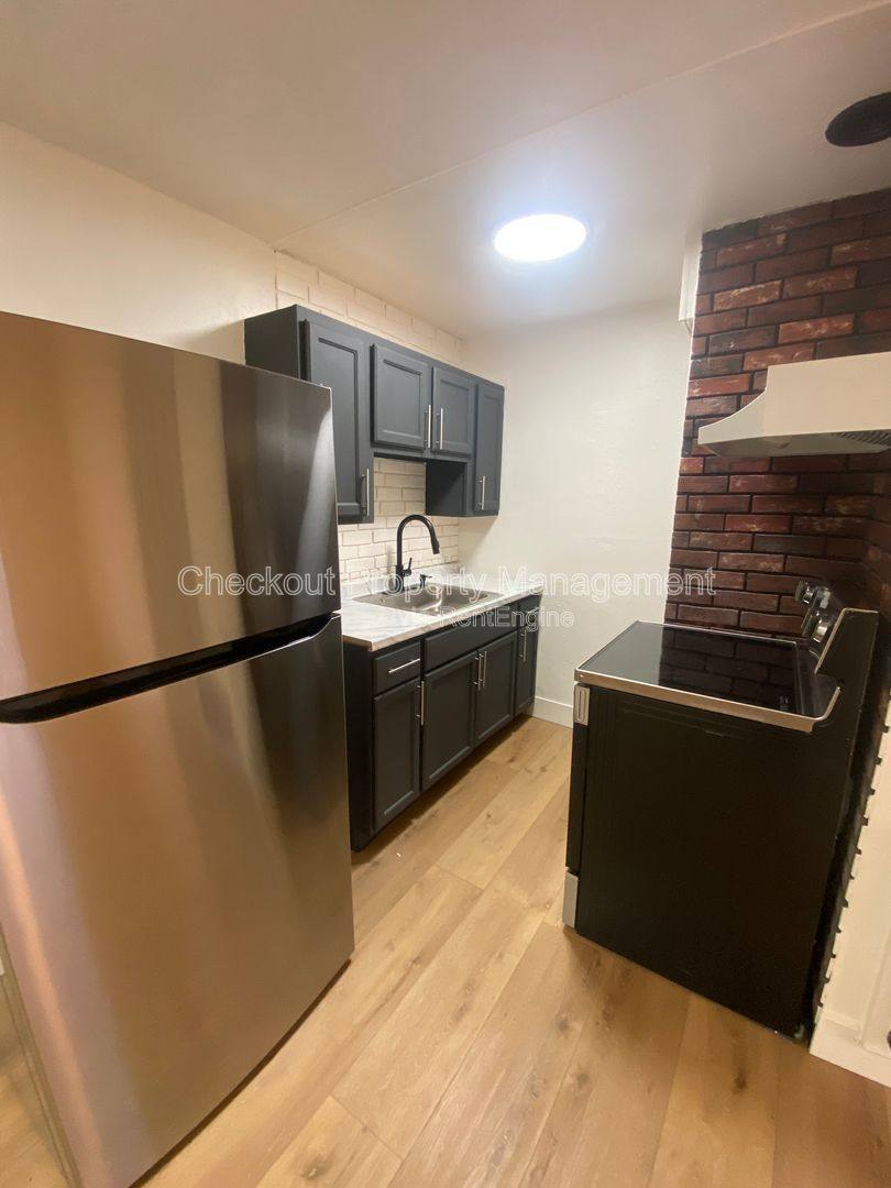 Apartment for rent at 120 Bellerive Blvd, Saint Louis, MO 63111