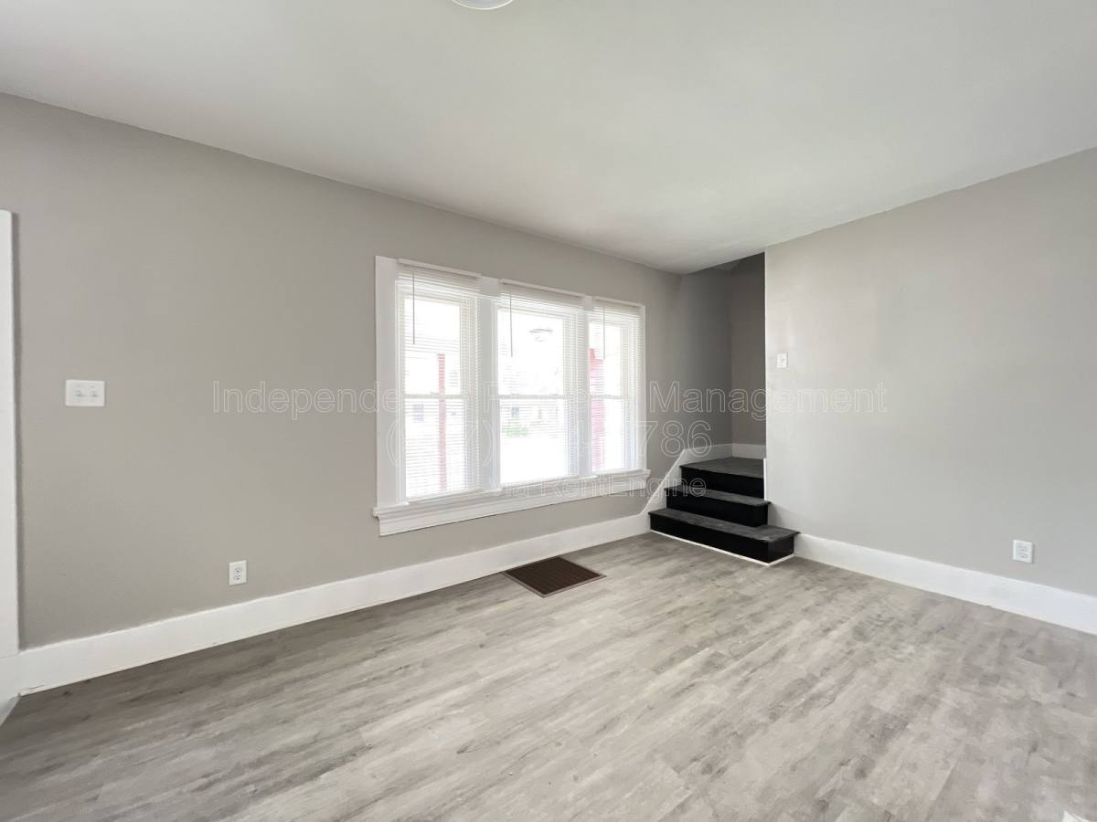 House for rent at 1004 W Fairview Ave, Dayton, OH 45406