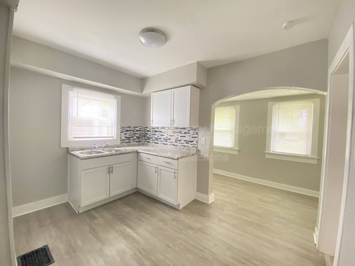 House for rent at 1004 W Fairview Ave, Dayton, OH 45406