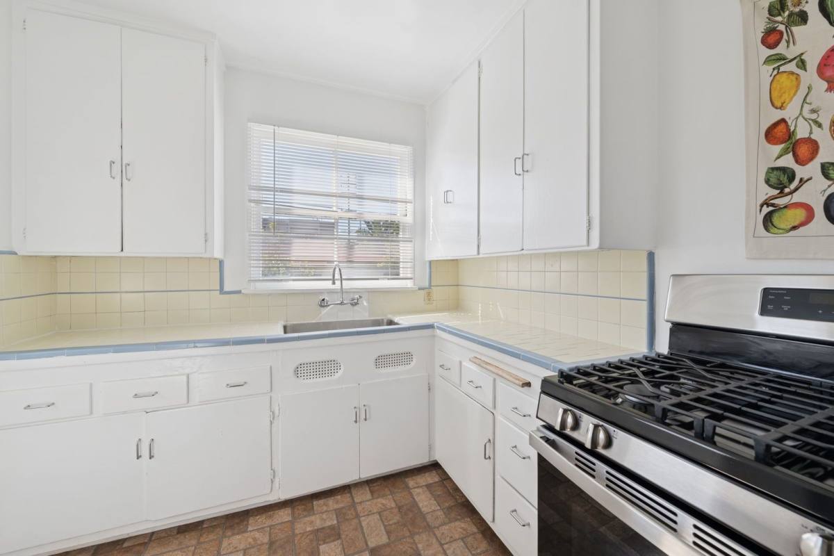 Apartment for rent at 2032 Delaware Ave #2032A, Santa Monica, CA 90404