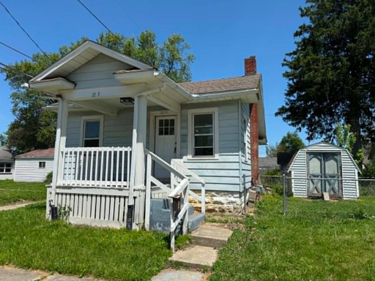 House for rent at 2117 Eckart St, Fort Wayne, IN 46806