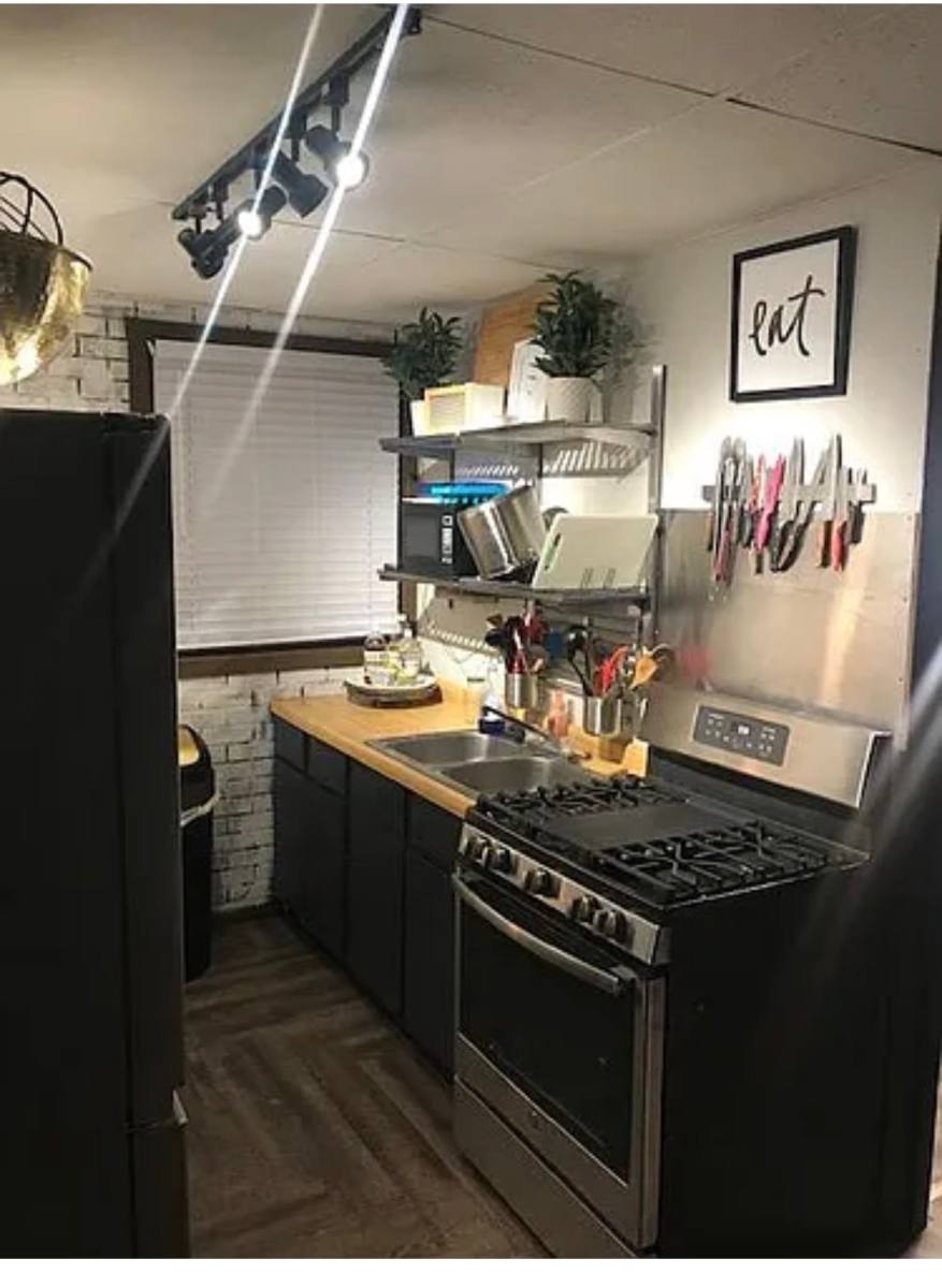 Apartment for rent at 420 Vine St #1, Woodstock, IL 60098