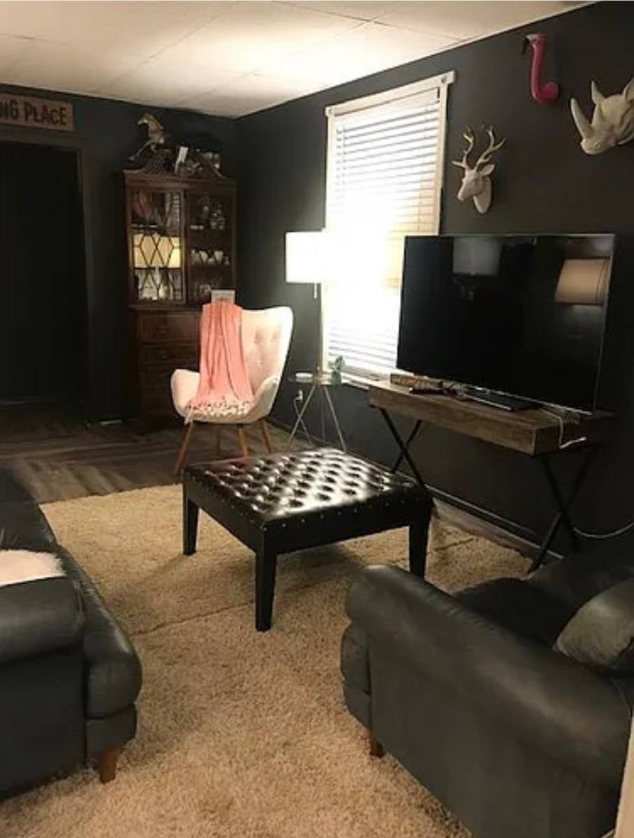 Apartment for rent at 420 Vine St #1, Woodstock, IL 60098