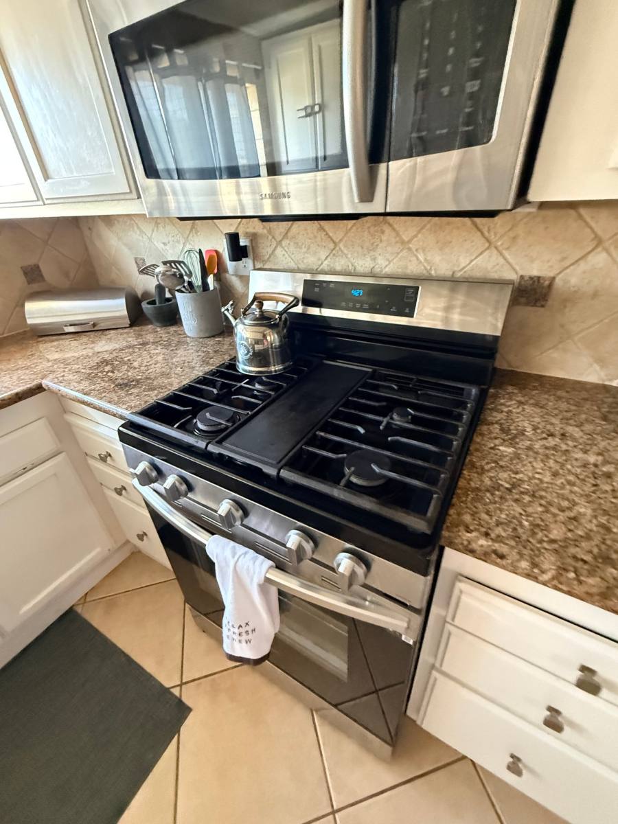 House for rent at 1032 Fremont Blvd, West Sacramento, CA 95605