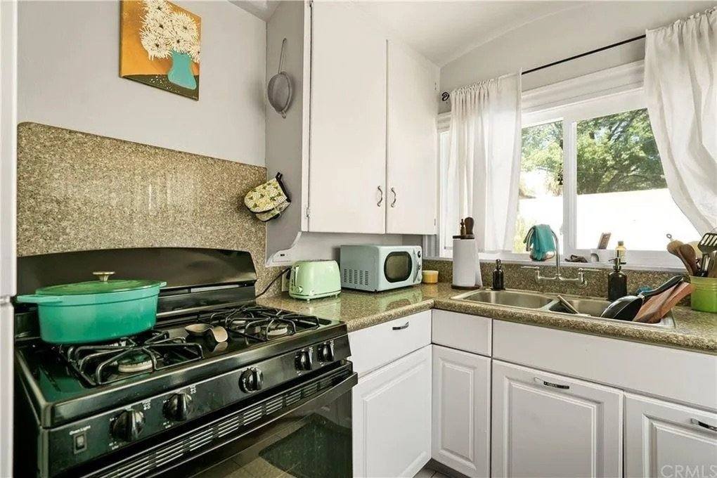 Apartment for rent at 4261 9th St, Riverside, CA 92501