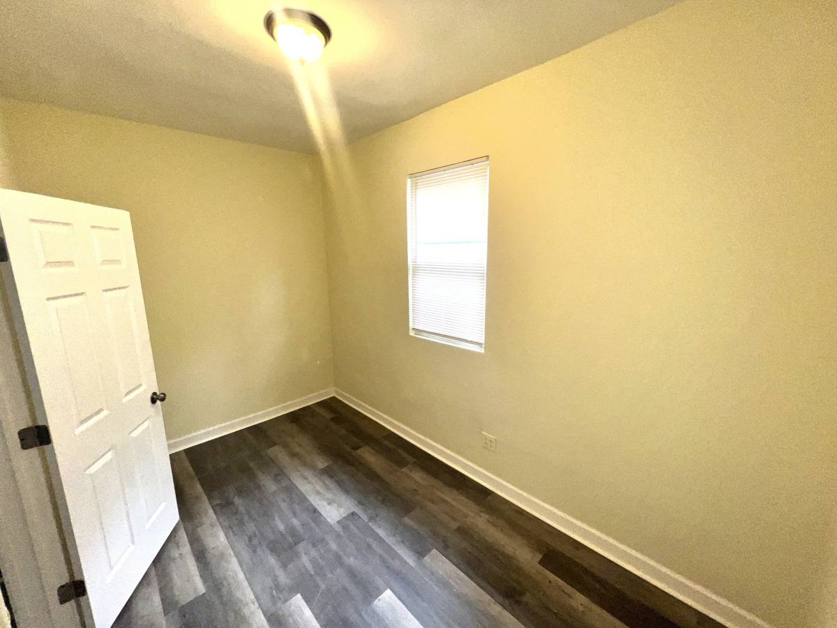 House for rent at 1233 W 71st Place, Chicago, IL 60636