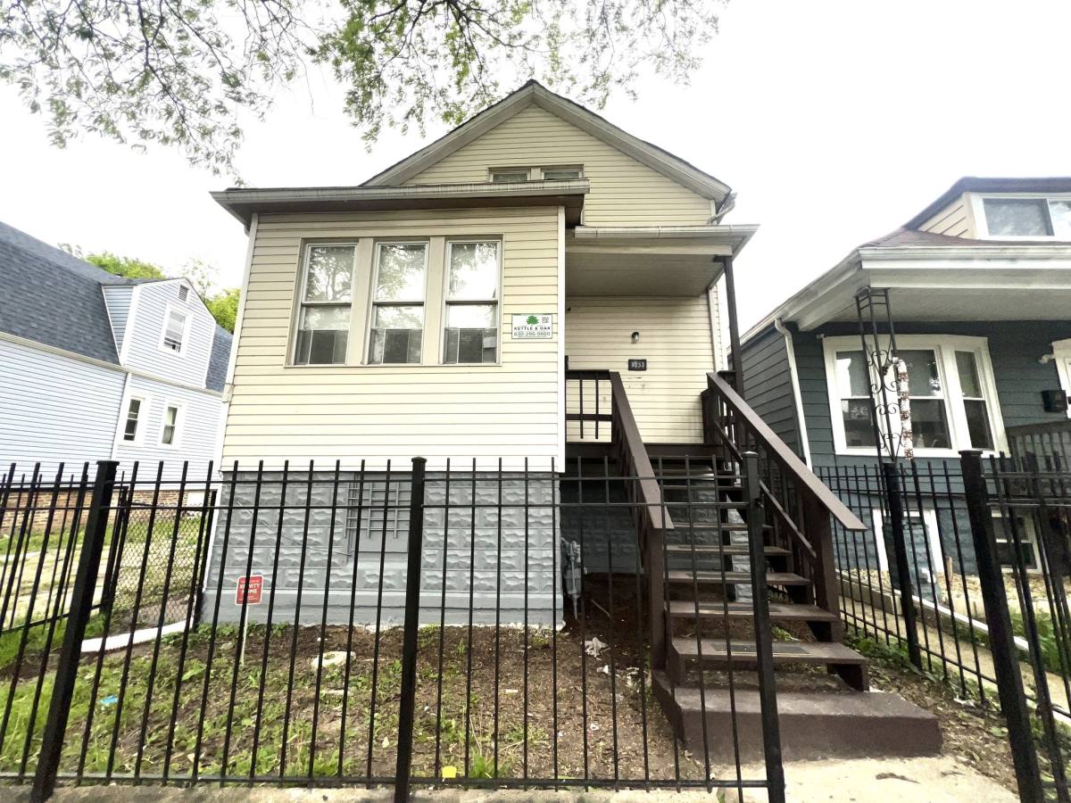 House for rent at 1233 W 71st Place, Chicago, IL 60636