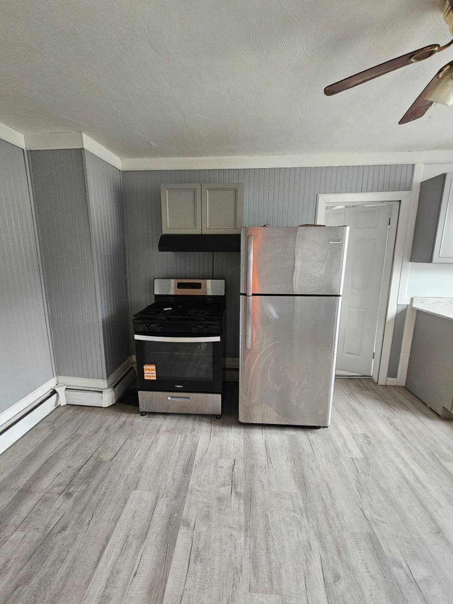 Apartment for rent at 164 Curtis St #2F, New Britain, CT 06053