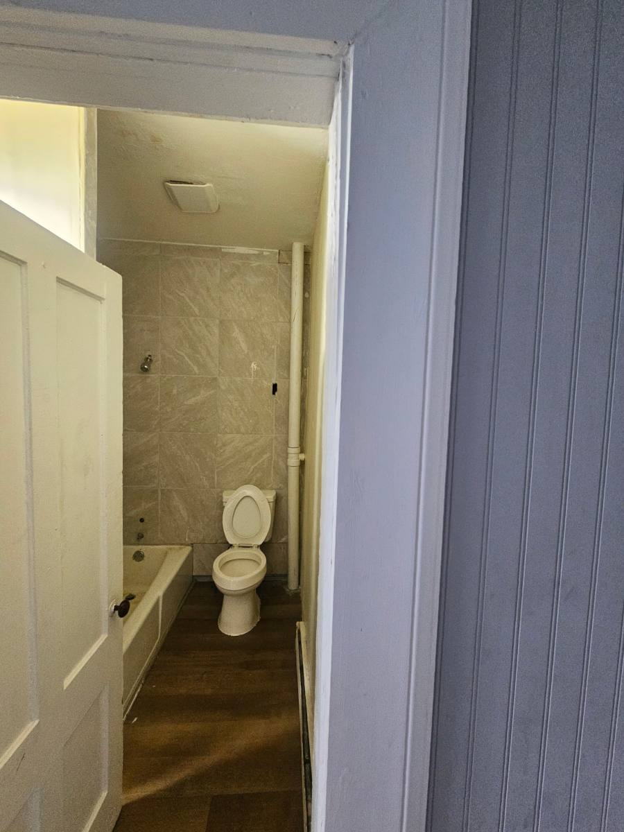 Apartment for rent at 164 Curtis St #2F, New Britain, CT 06053