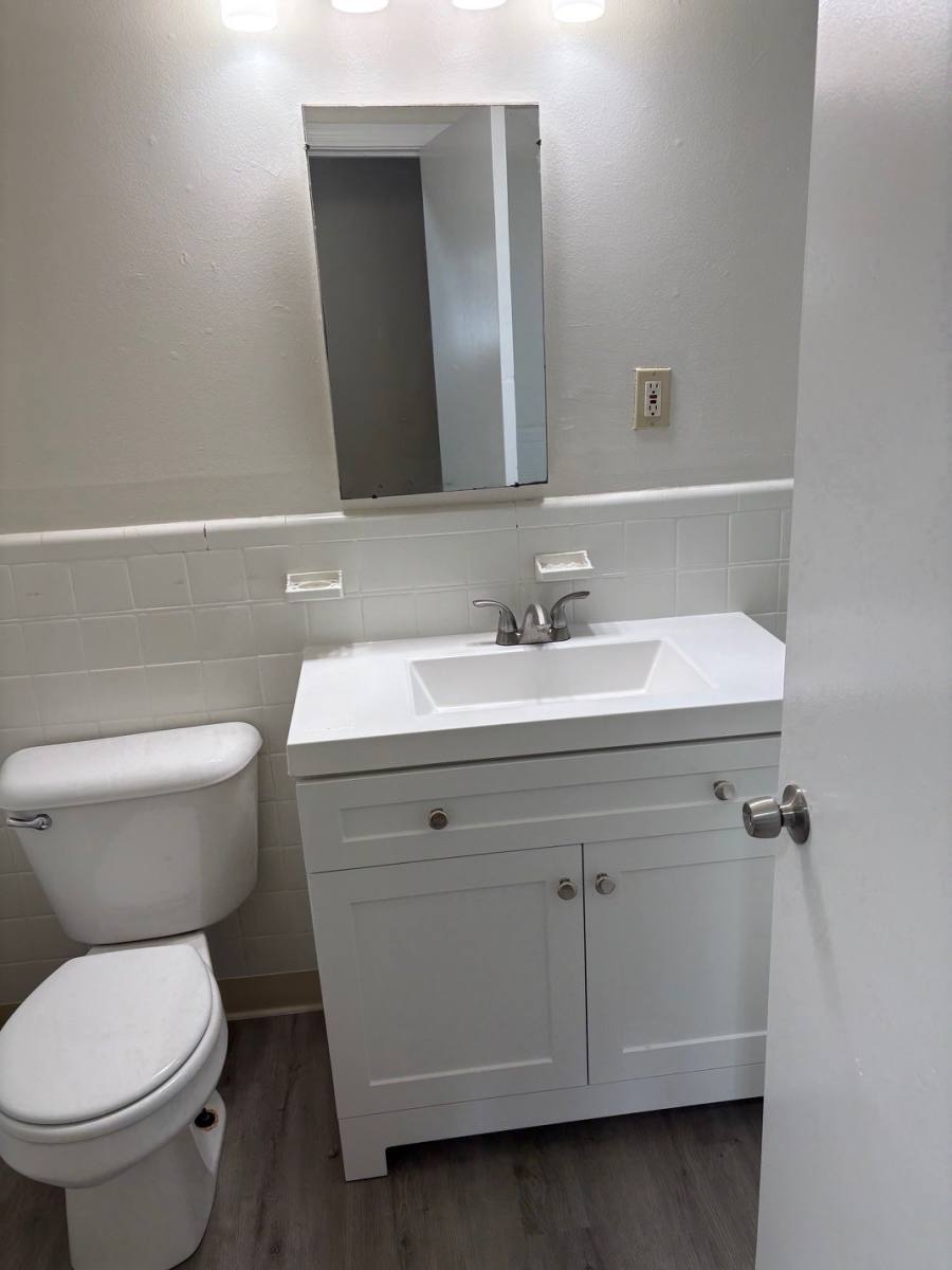 Apartment for rent at 1411 E 3rd Ave #6, San Mateo, CA 94401