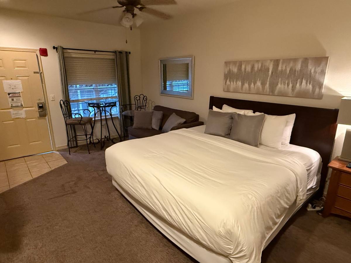 Apartment for rent at 310 S Wildwood Dr #5-2A, Branson, MO 65616