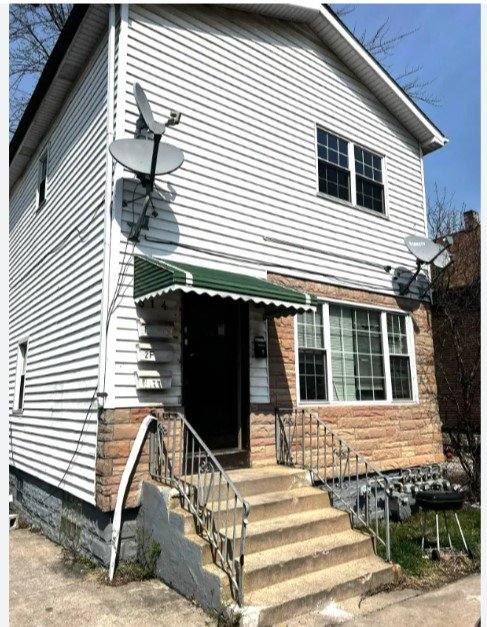 Apartment for rent at 314 E 138th St #1F, Riverdale, IL 60827