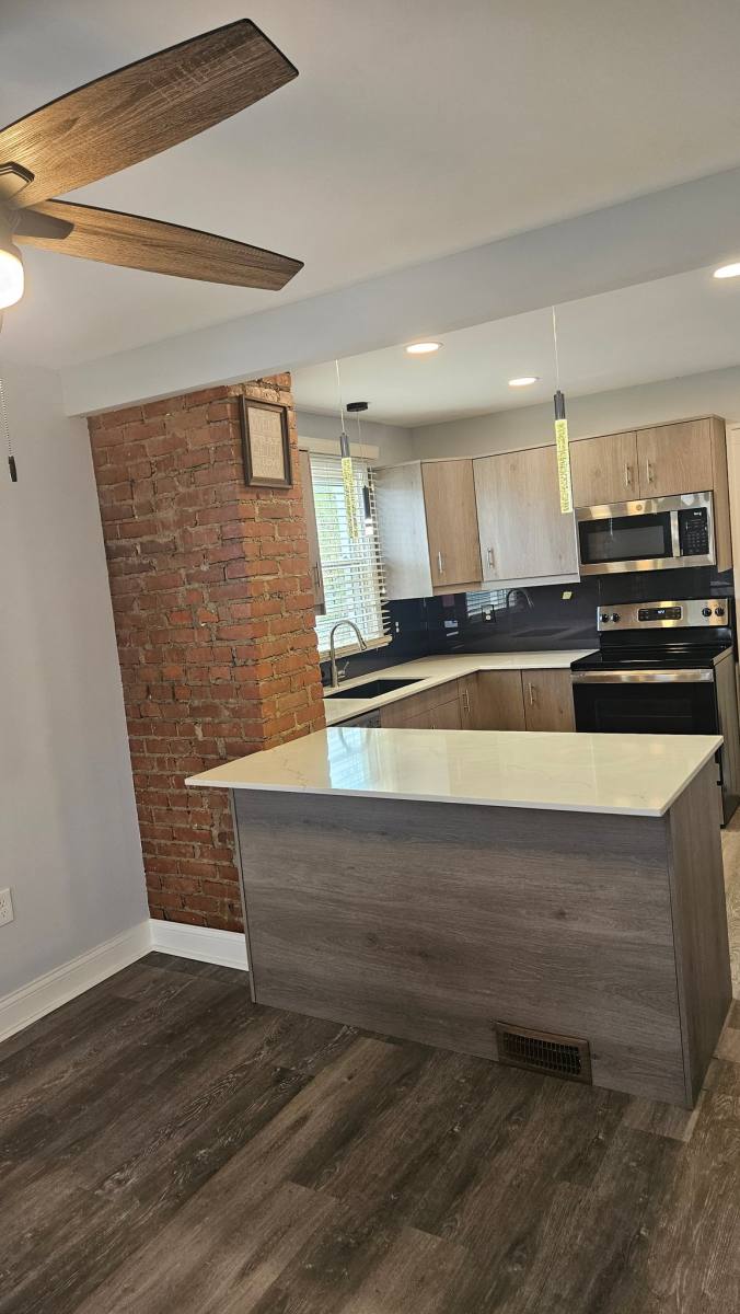 Apartment for rent at 5220 W 52nd St #UP, Cleveland, OH 44134