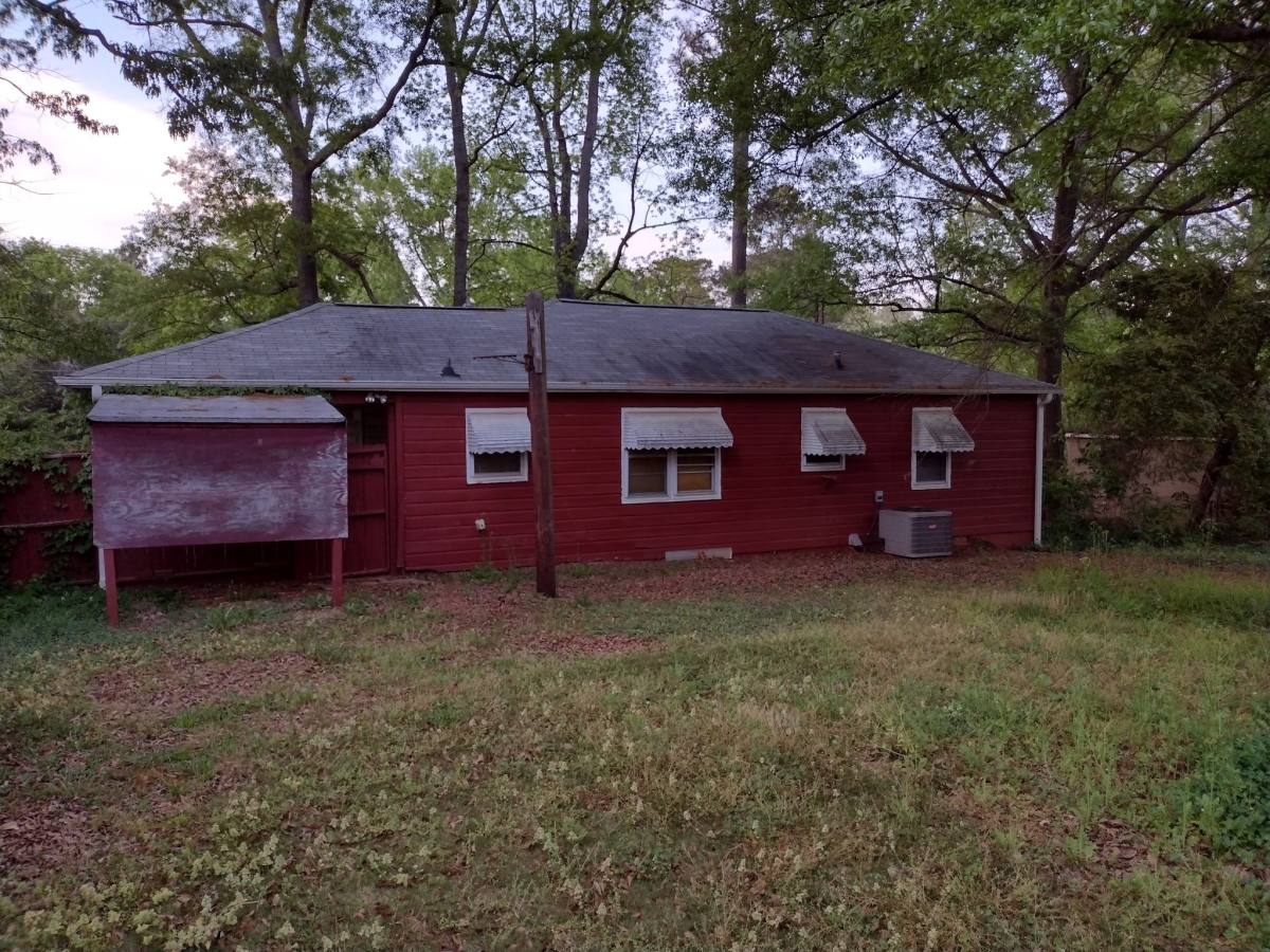 House for rent at 1001 Dale Dr, Mableton, GA 30126