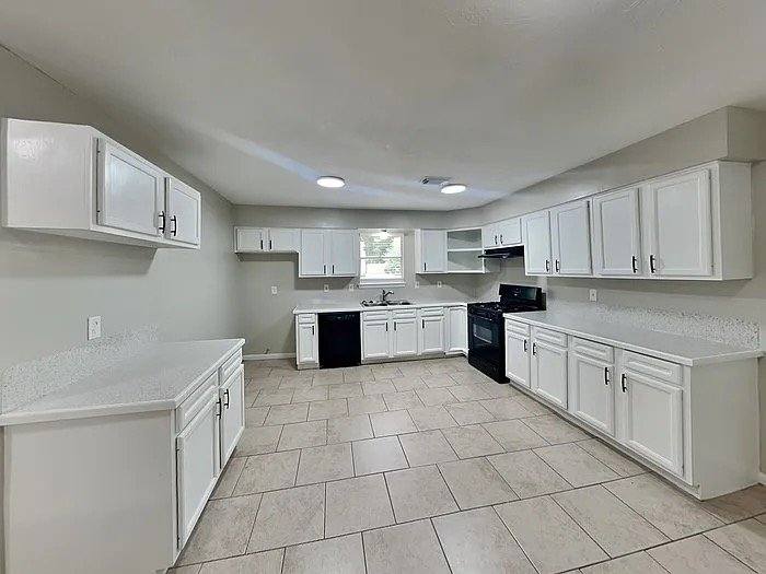House for rent at 3327 Sycamore Springs Dr, Kingwood, TX 77339