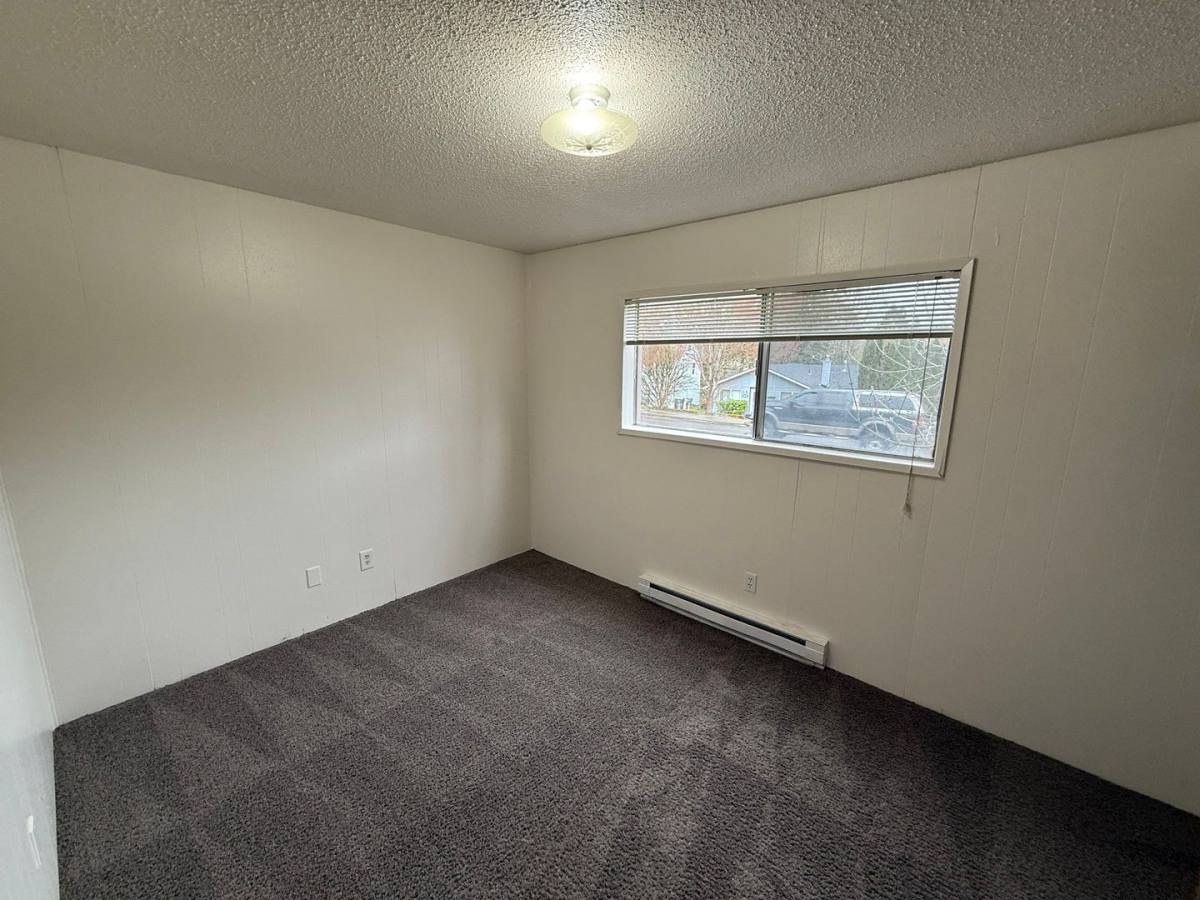 Apartment for rent at 528 SW Levens St #8, Dallas, OR 97338