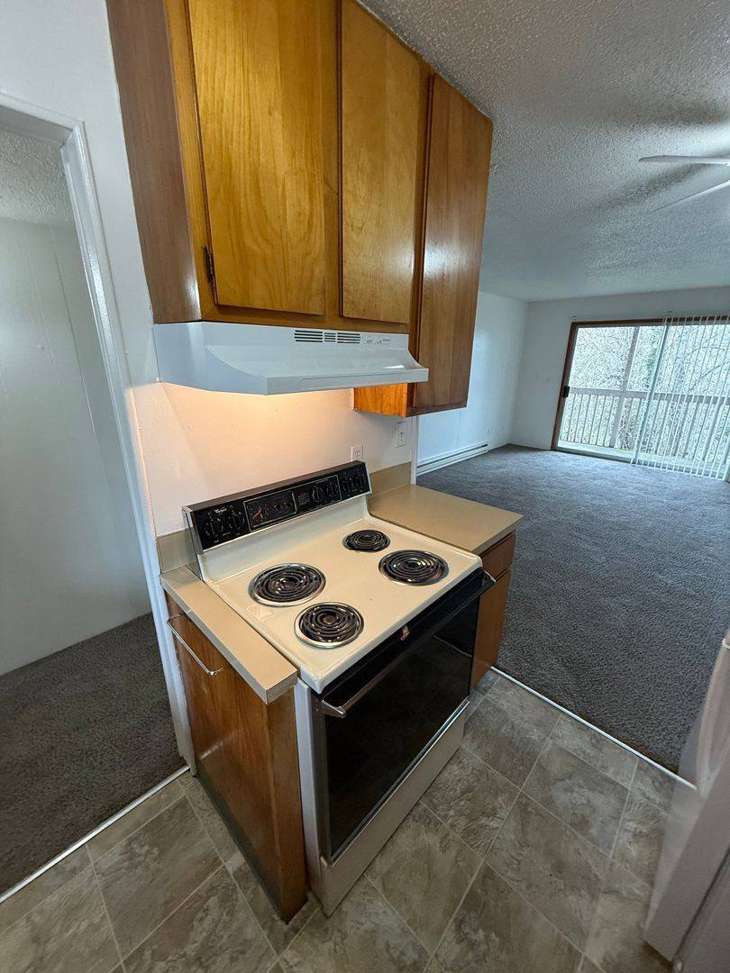 Apartment for rent at 528 SW Levens St #8, Dallas, OR 97338