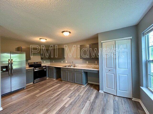 House for rent at 25 Snowflake Circle, Greenwood, IN 46143