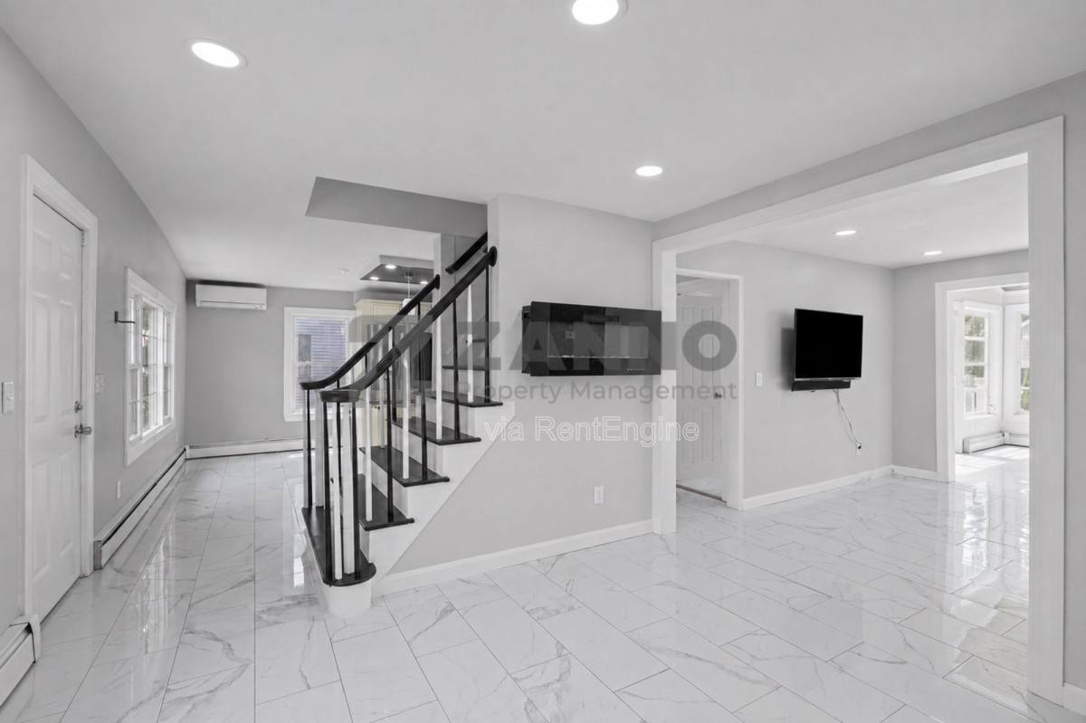 Apartment for rent at 40 Olney Ave, Lincoln, RI 02865