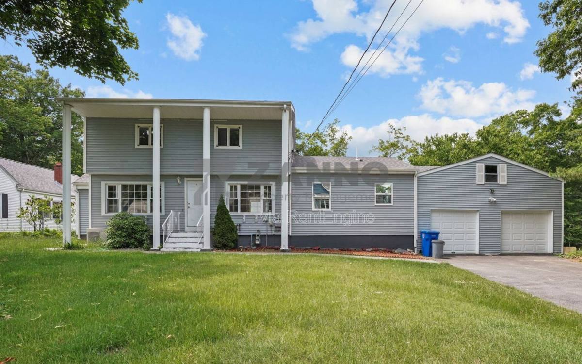 Apartment for rent at 40 Olney Ave, Lincoln, RI 02865