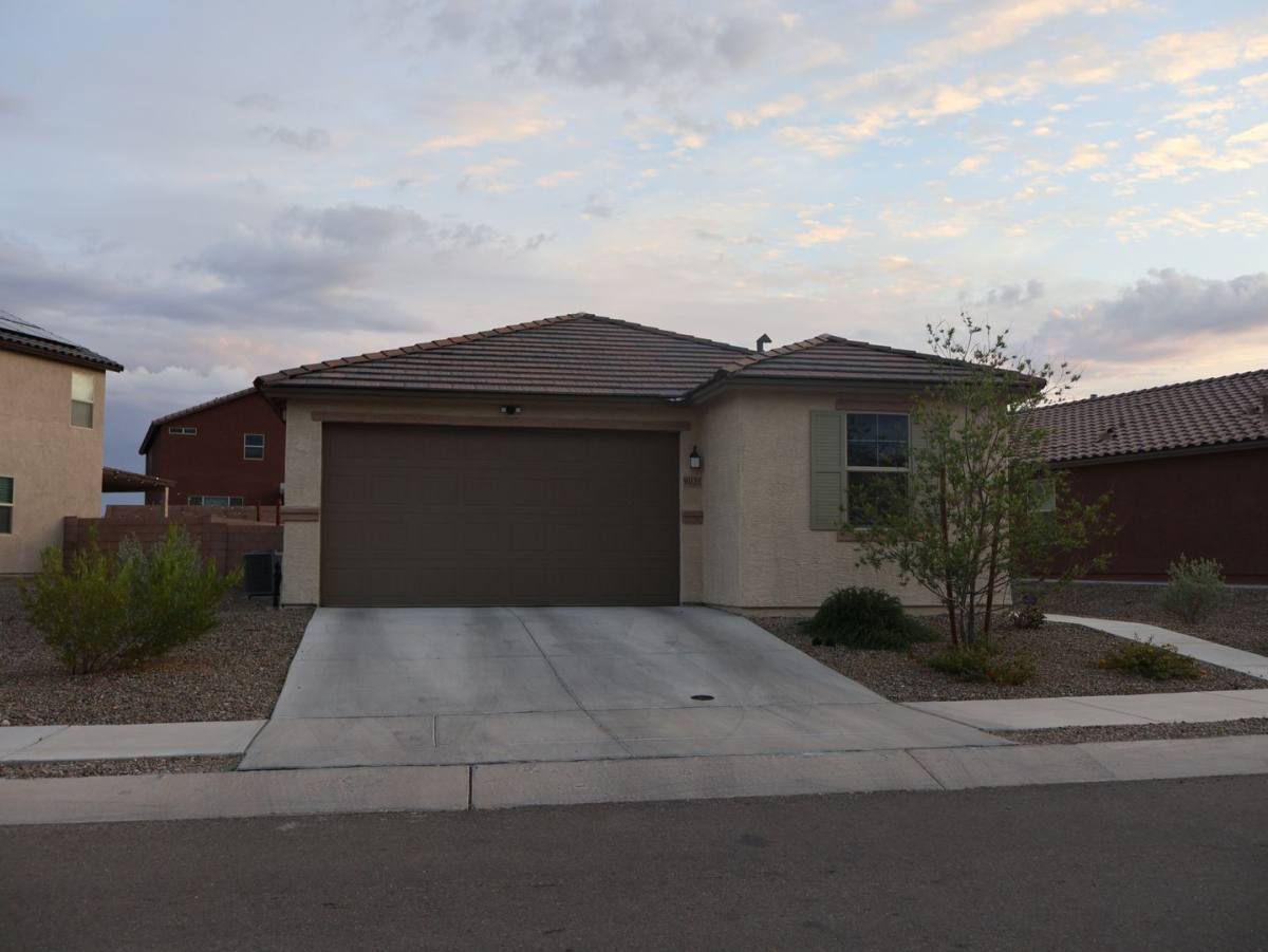 House for rent at 9020 E Pantano Bluff Dr, Tucson, AZ 85730