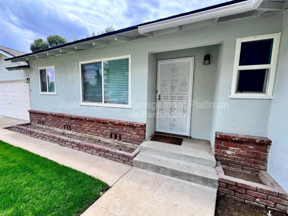 House for rent at 4467 N Van Dyke Ave, Fresno, CA 93705