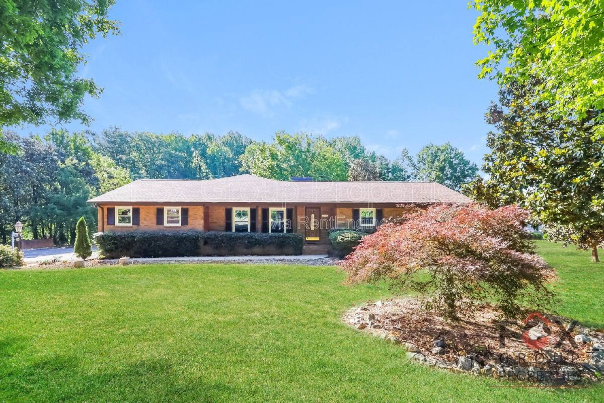 House for rent at 2049 Charlotte Highway, Mooresville, NC 28117