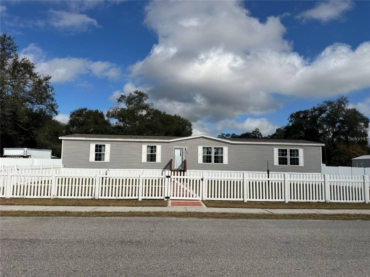 House for rent at 618 1st St, Polk City, FL 33868