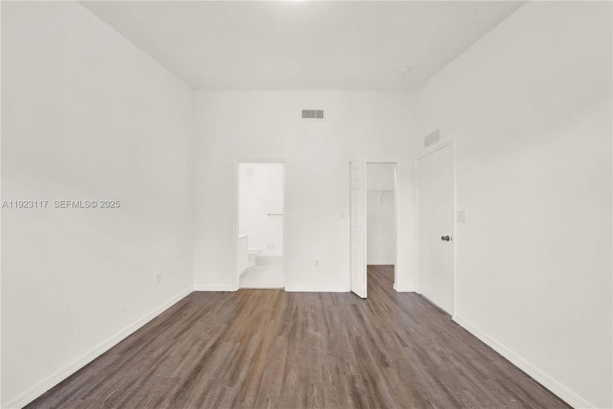 Condo for rent at 3385 NE 10th St #201, Homestead, FL 33033
